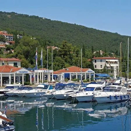 In With Sea View, Terrace, Wi-fi Daire Ičići