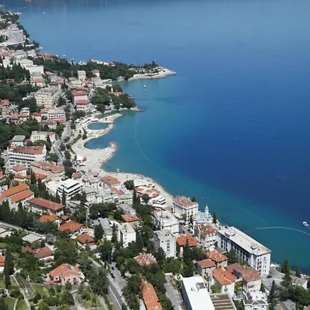 Daire In With Sea View, Terrace, Wi-fi