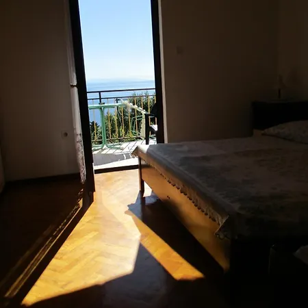 In With Sea View, Terrace, Wi-fi * Ičići