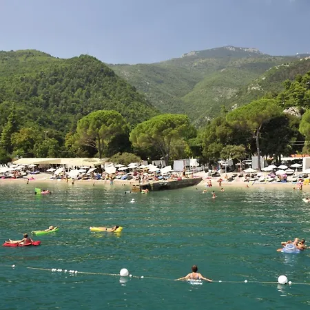 In With Sea View, Terrace, Wi-fi Appartement Ičići