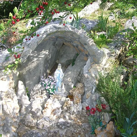 Appartement In With Sea View, Terrace, Wi-fi