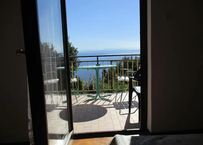 In With Sea View, Terrace, Wi-fi Ičići