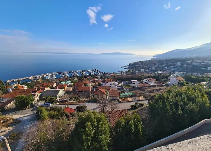 In With Sea View, Terrace, Wi-fi * Ičići